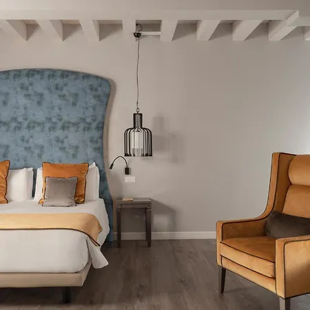 カンポ マルツィオ ホテル